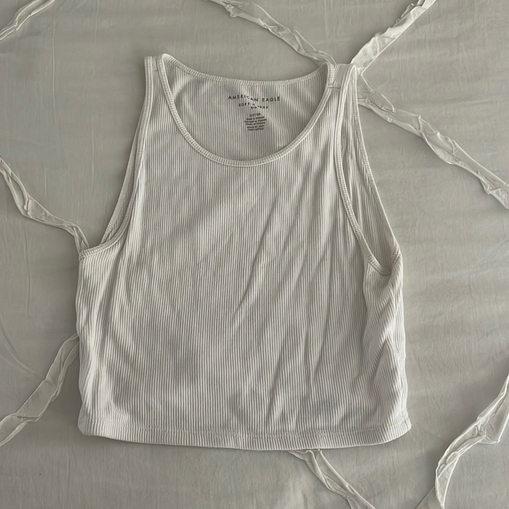 Basic cropped white tank